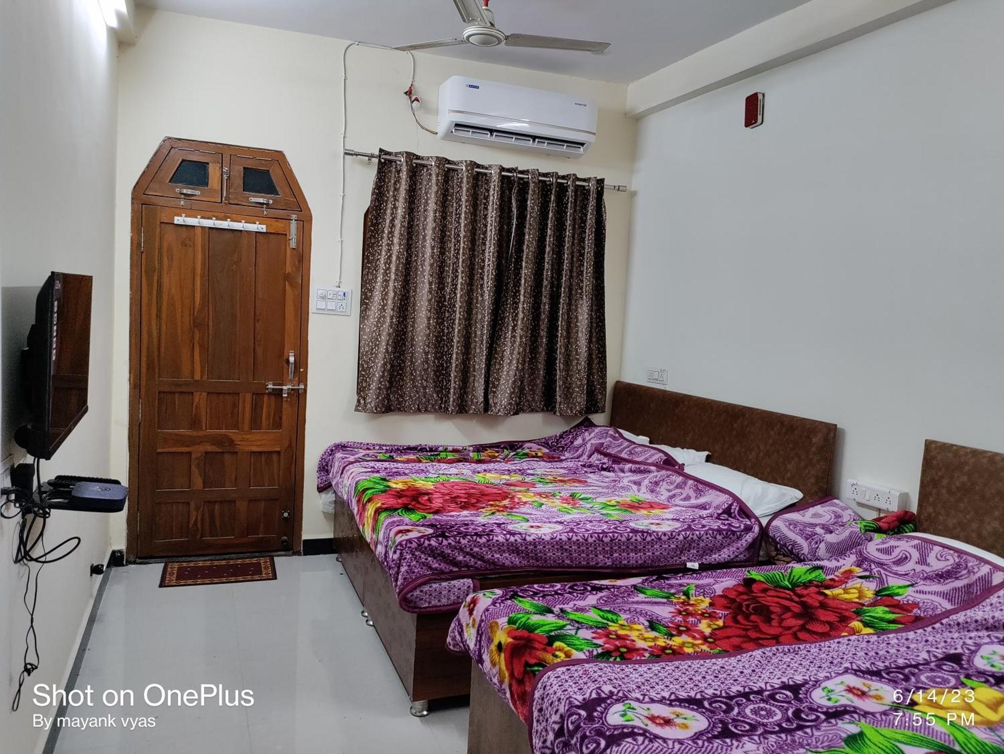 Hotel Maruti Palace Ujjain Ngoại thất bức ảnh